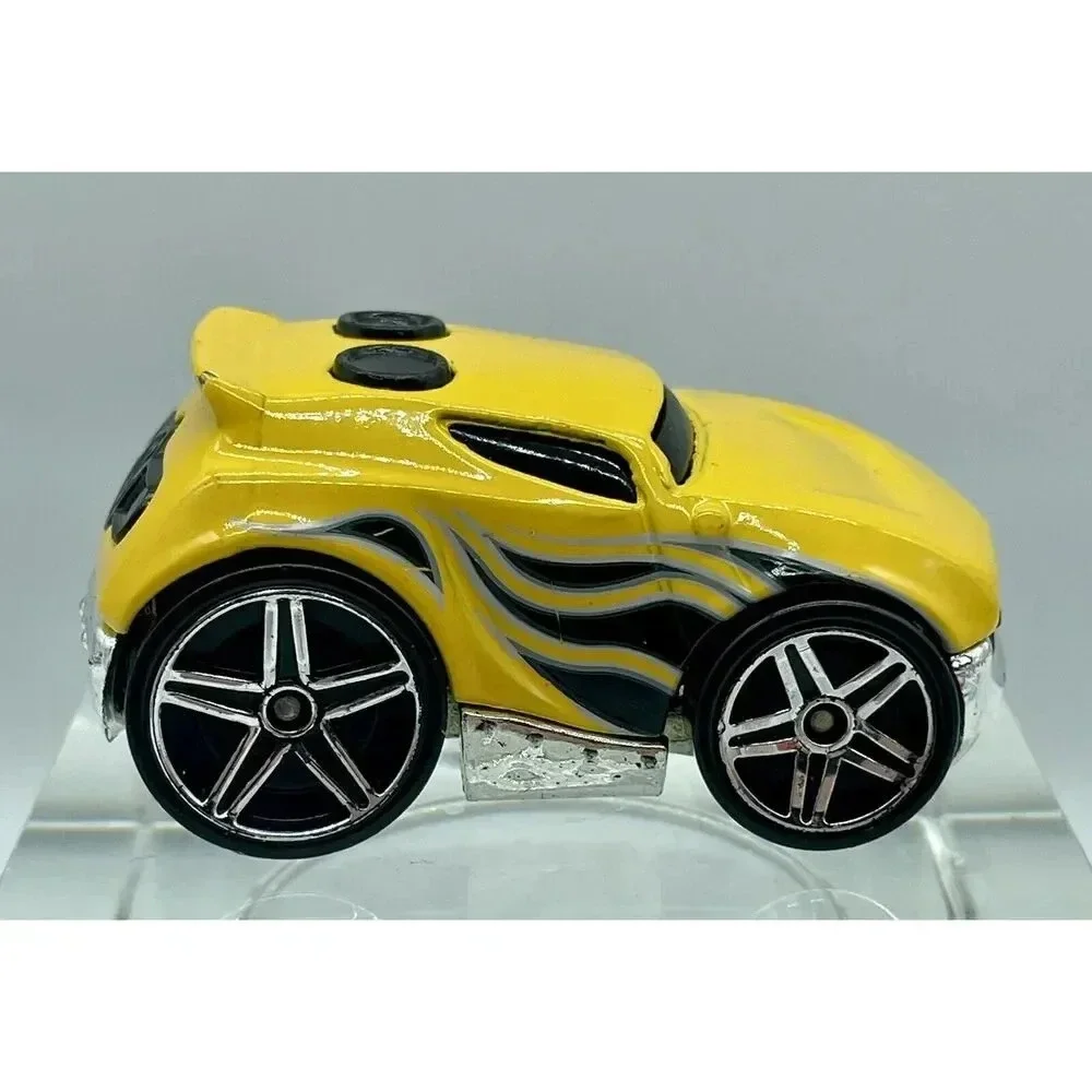 Hot Wheels 2007 Yellow Rocket Box with Black & Silver Flames‎ 2” Long
